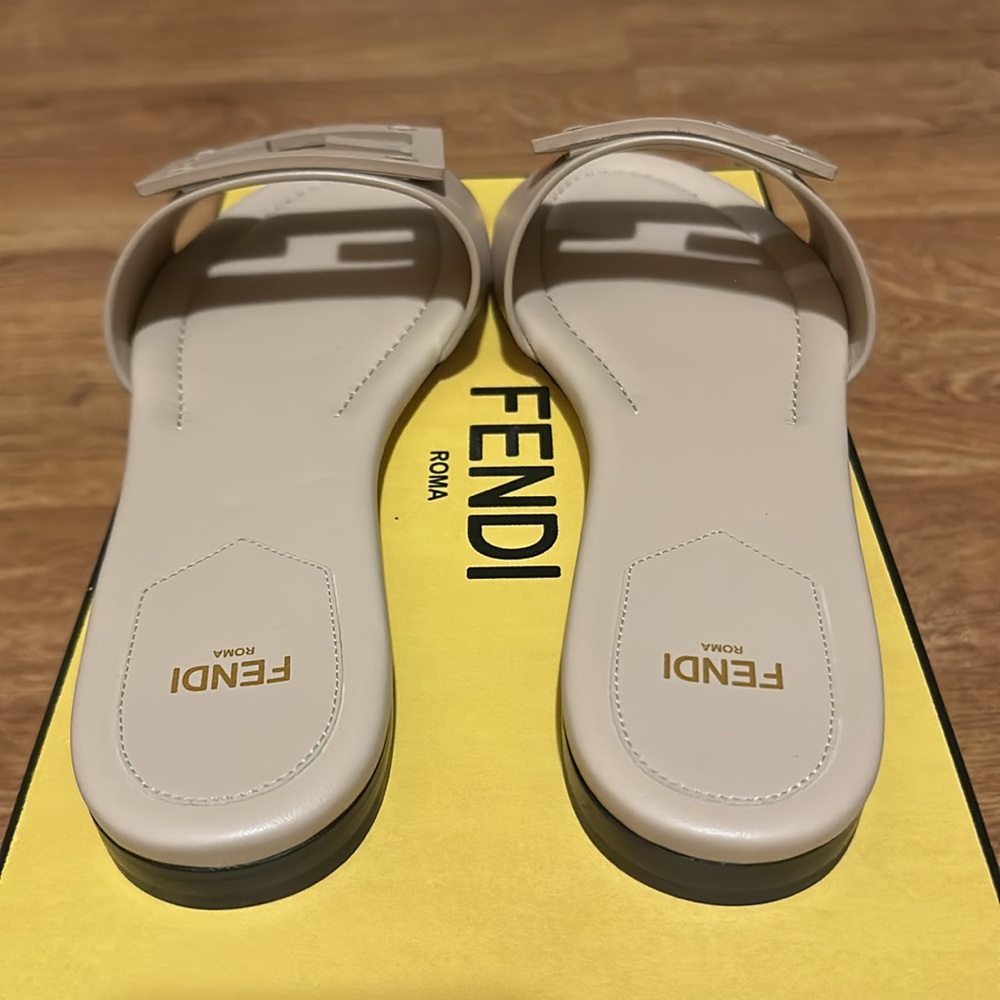 Fendi Cream Slide Sandals Brand New in Box *price is firm* - Picture 4 of 10